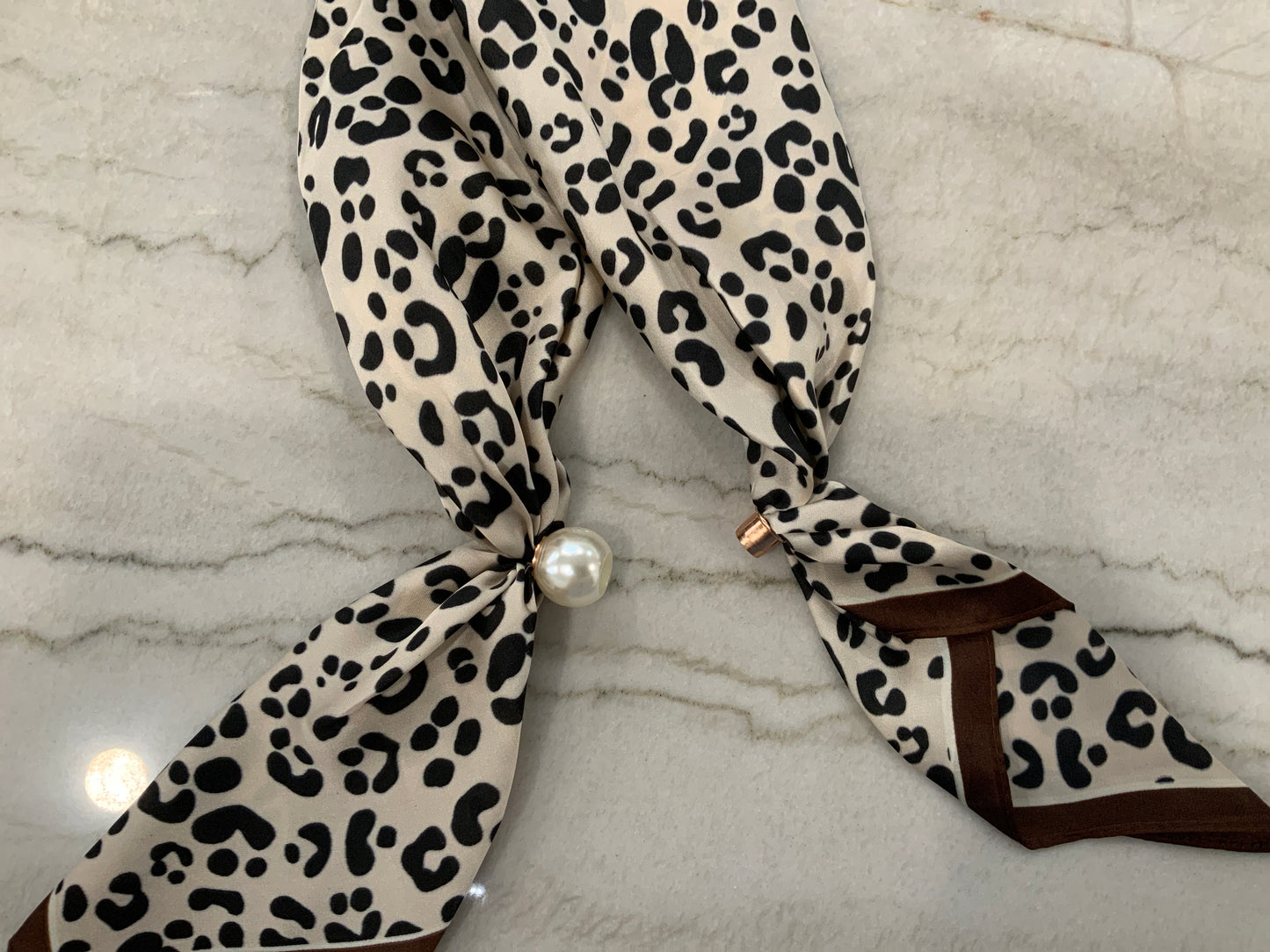 Ready-to-wear cheetah magnetic Scarf