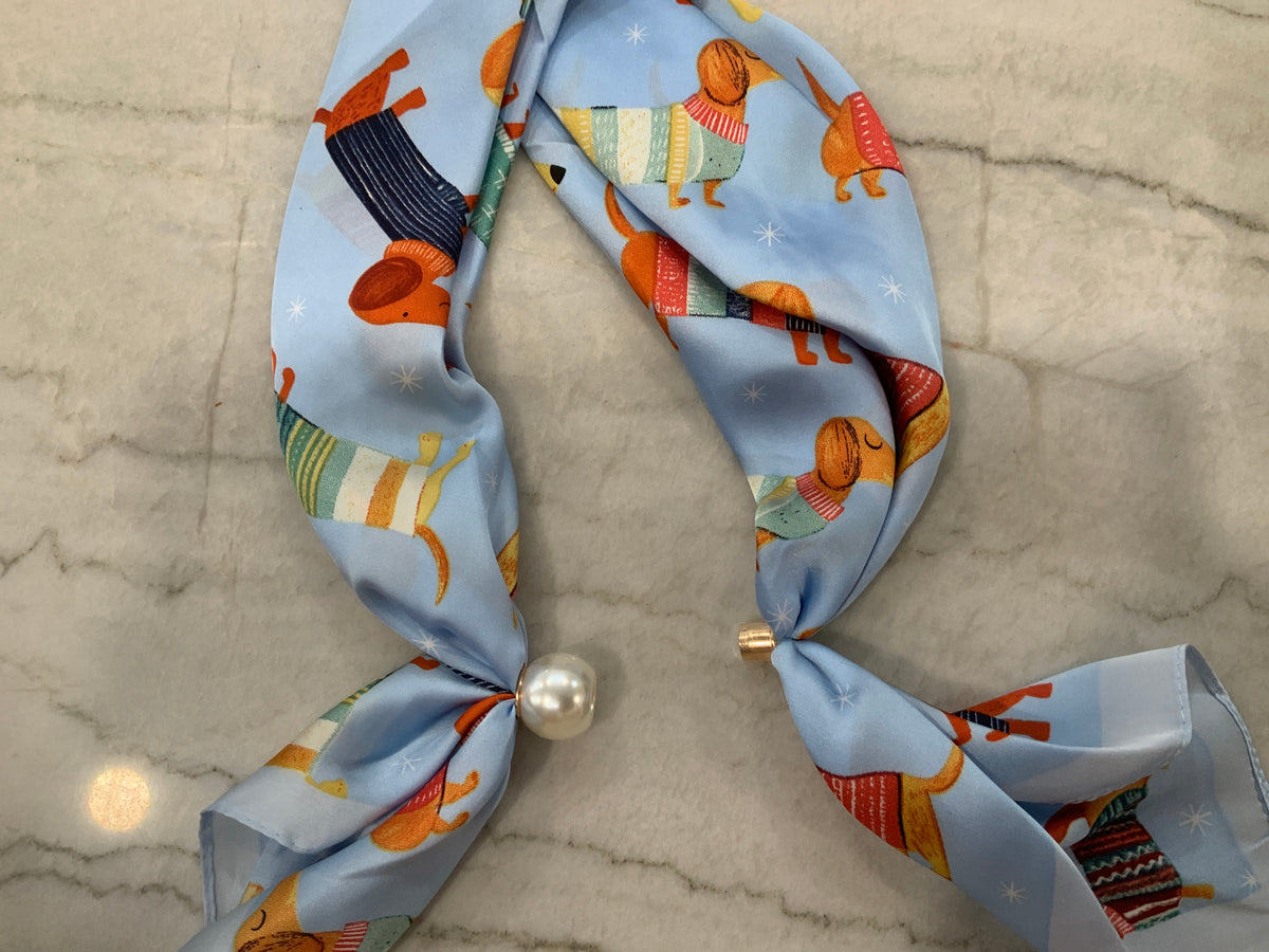 Blue Weenie Dog Ready-to-Wear Magnetic Scarf