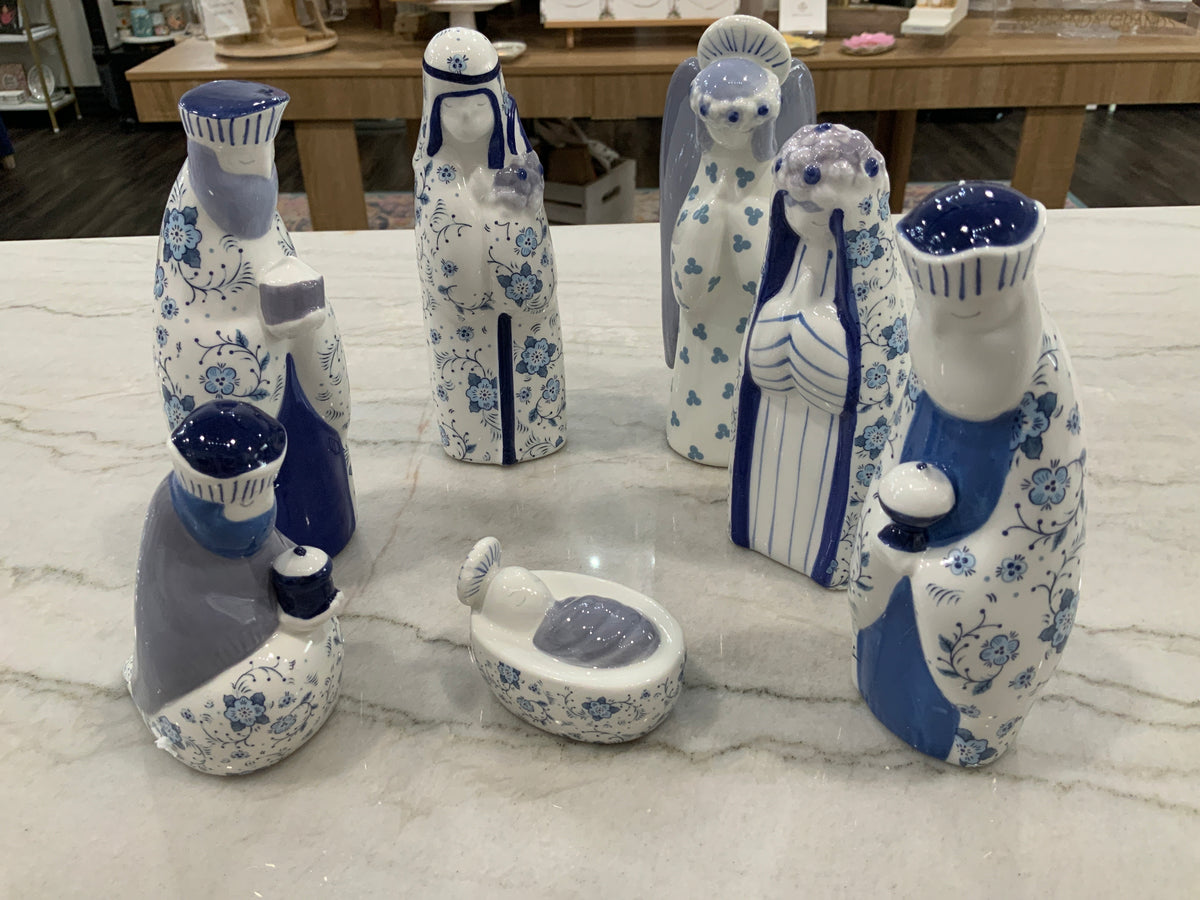 Ceramic Blue/White Nativity 7 pc set