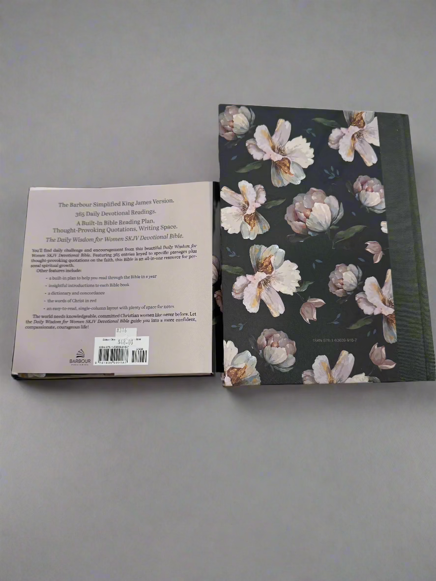 Daily Wisdom for Women Bible