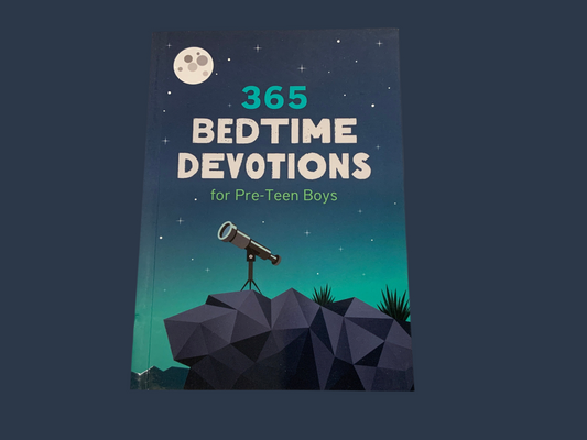 365 Bedtime Devotions for Preteen Boys