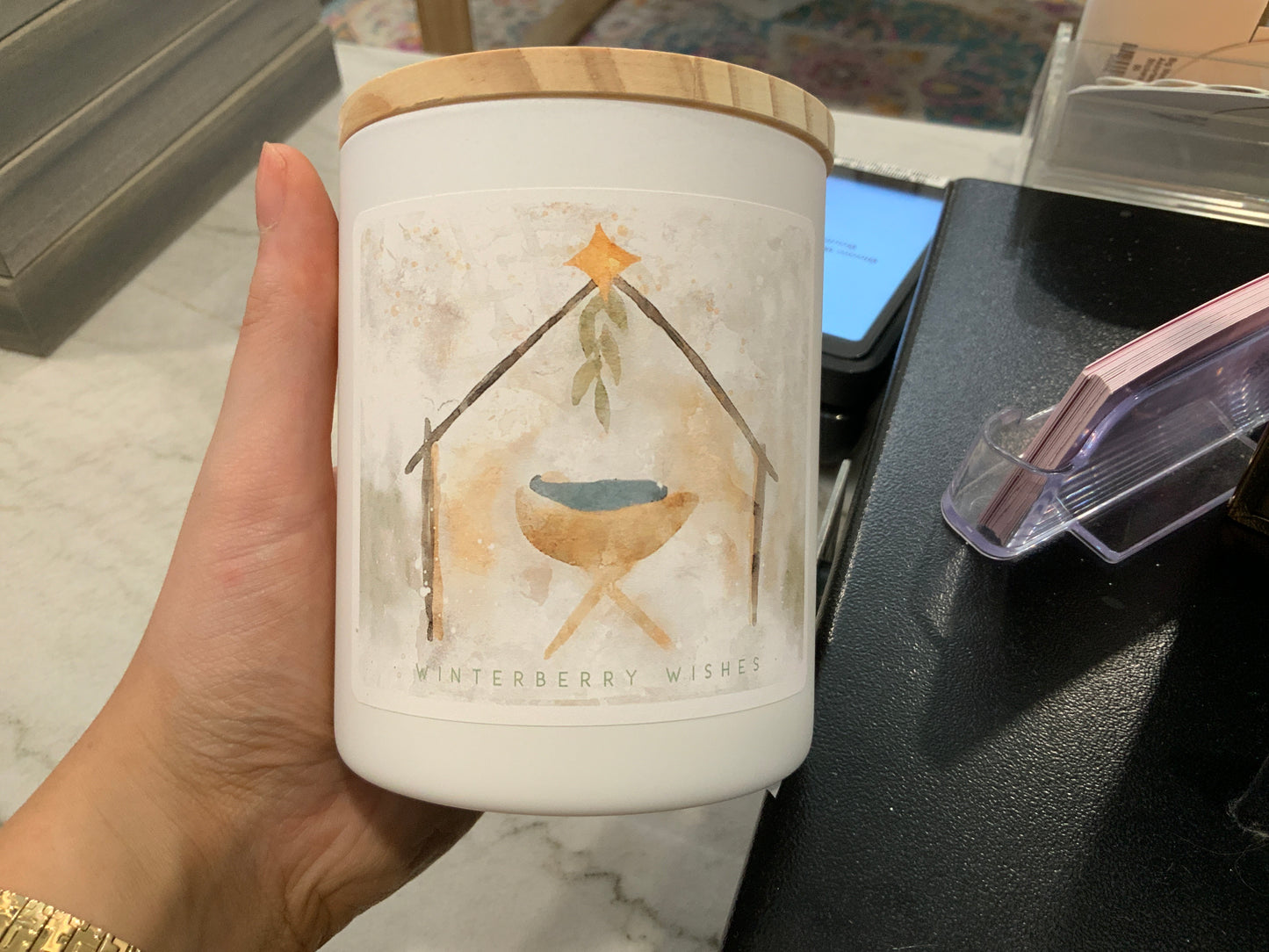 Manger Stable Candle Winterberry Wishes