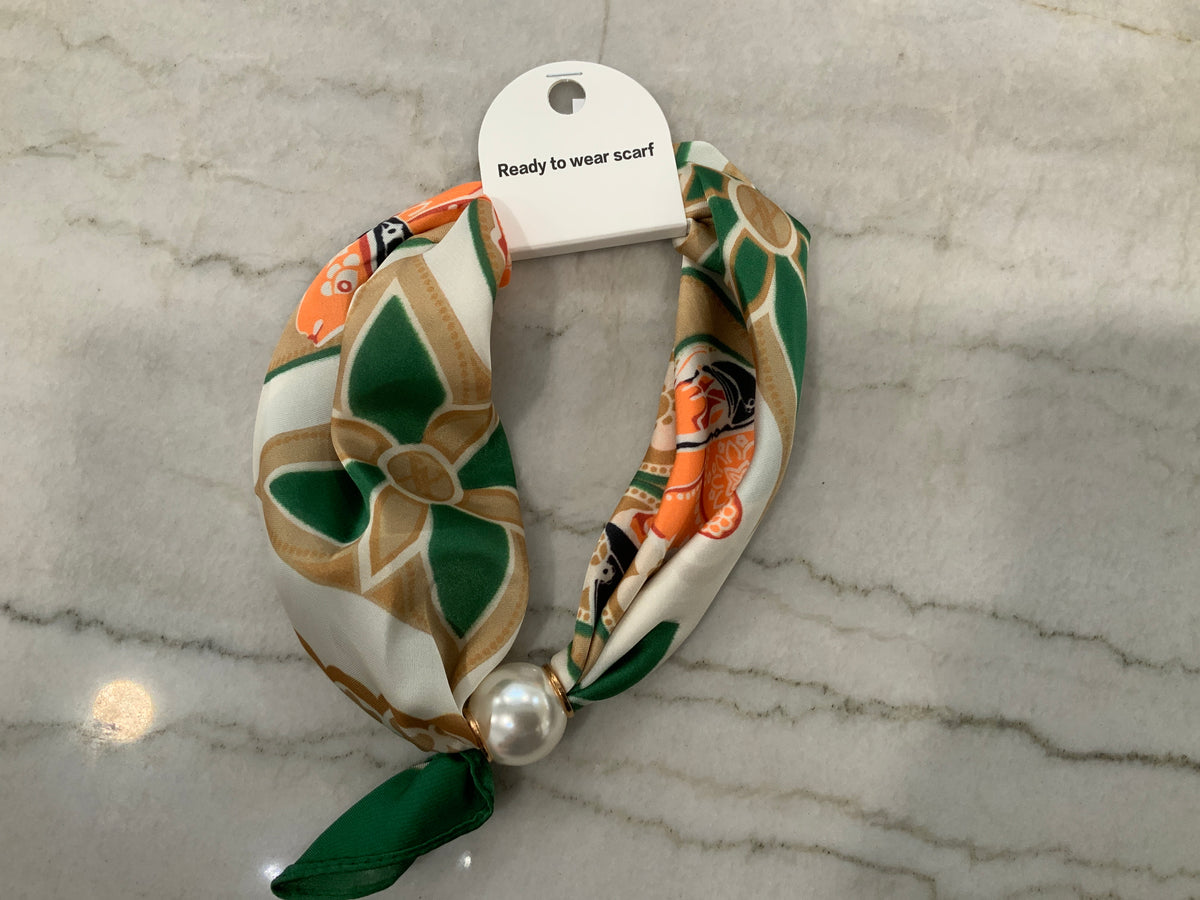 Small Green/cream magnetic Scarf