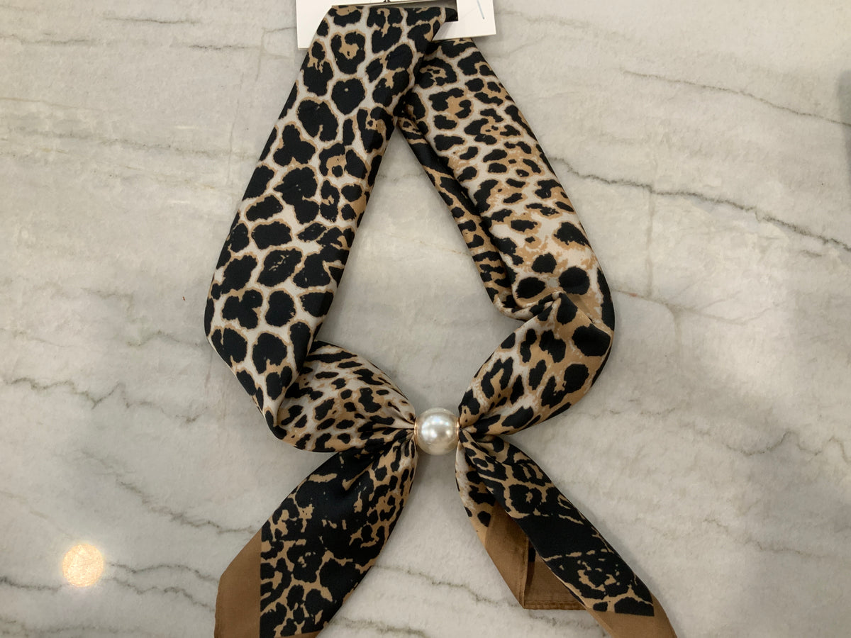 Leopard ready-to-wear Magnetic Scarf