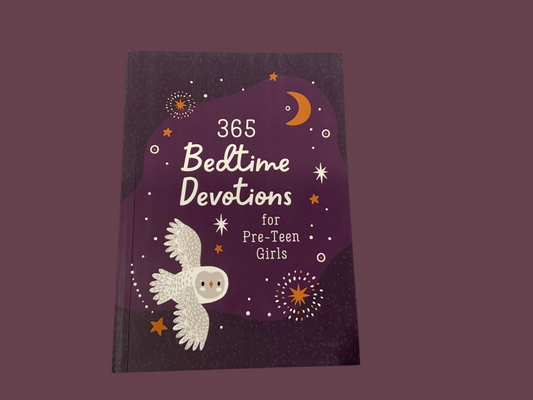 365 Bedtime Devotions for Preteen Girls