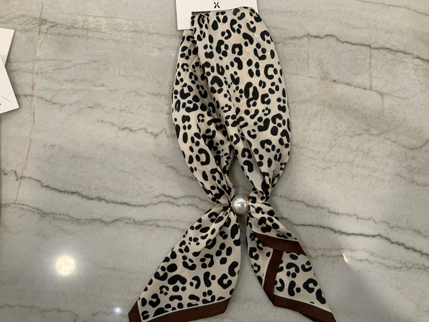 Ready-to-wear cheetah magnetic Scarf