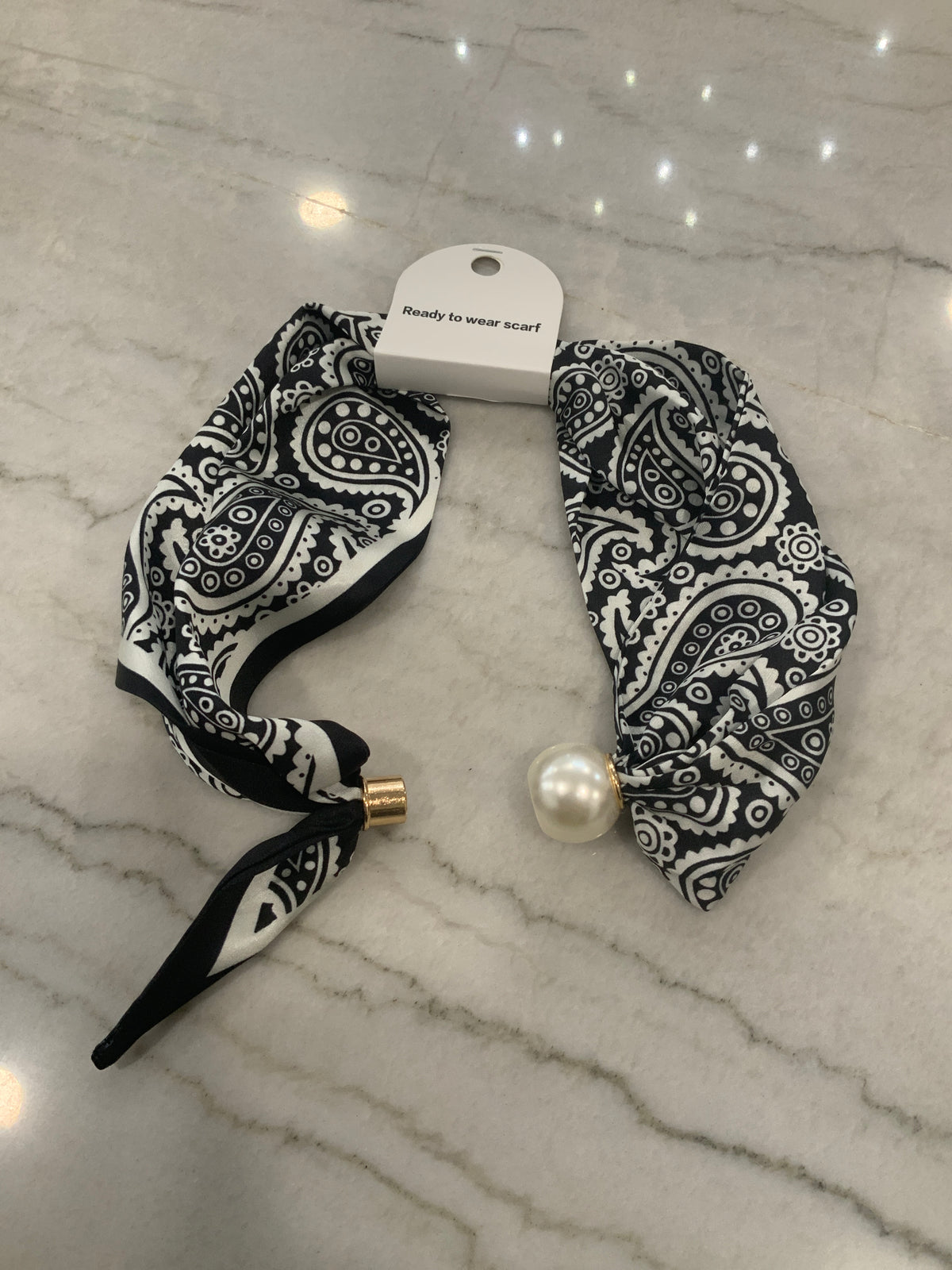 Bandanna Black Magnetic Scarf