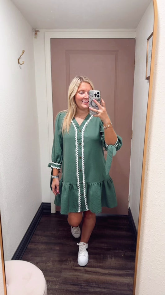 Grace in Green Dress (117)